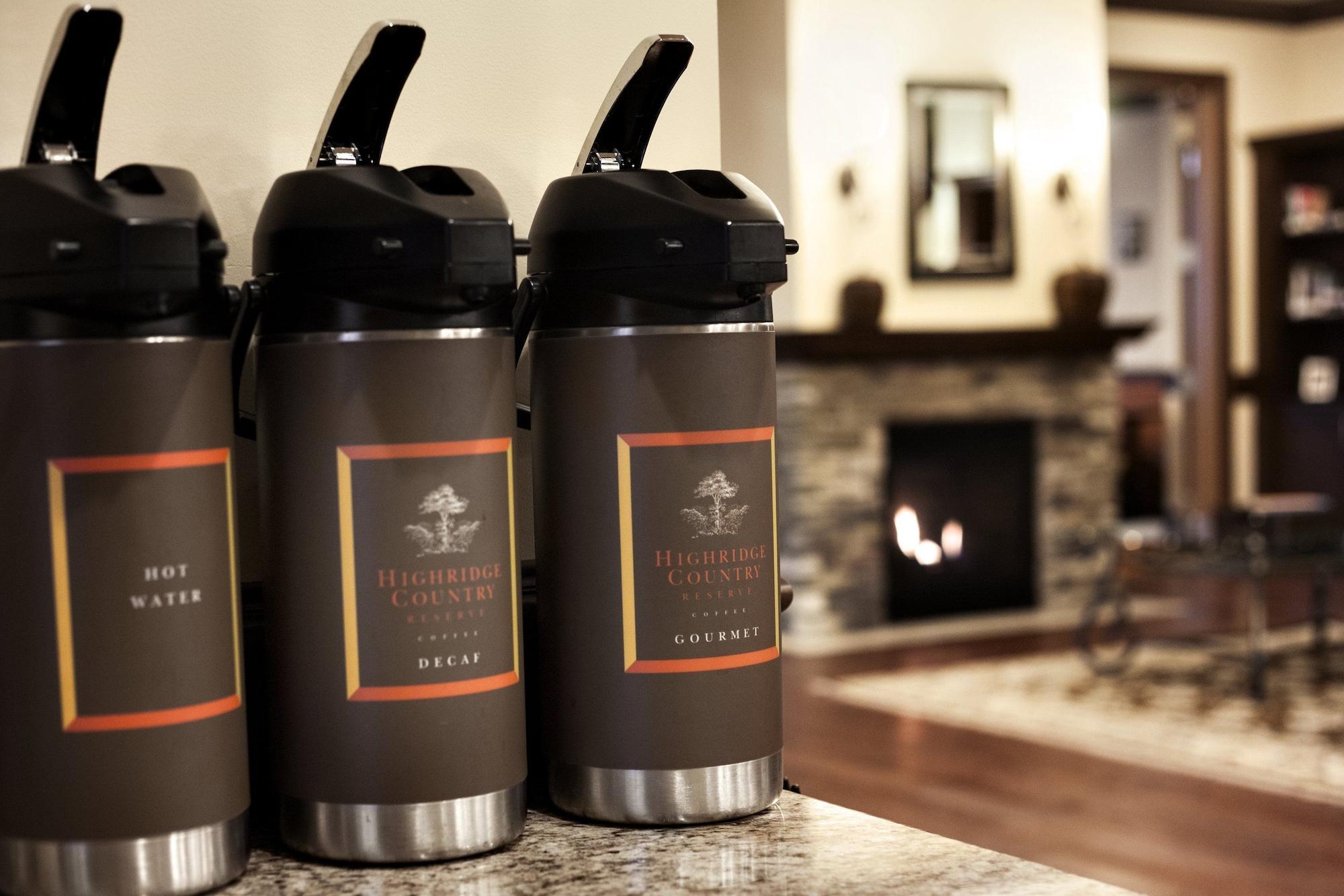 Bar/Salón Country Inn & Suites by Radisson, Bradenton-Lakewood Ranch, FL