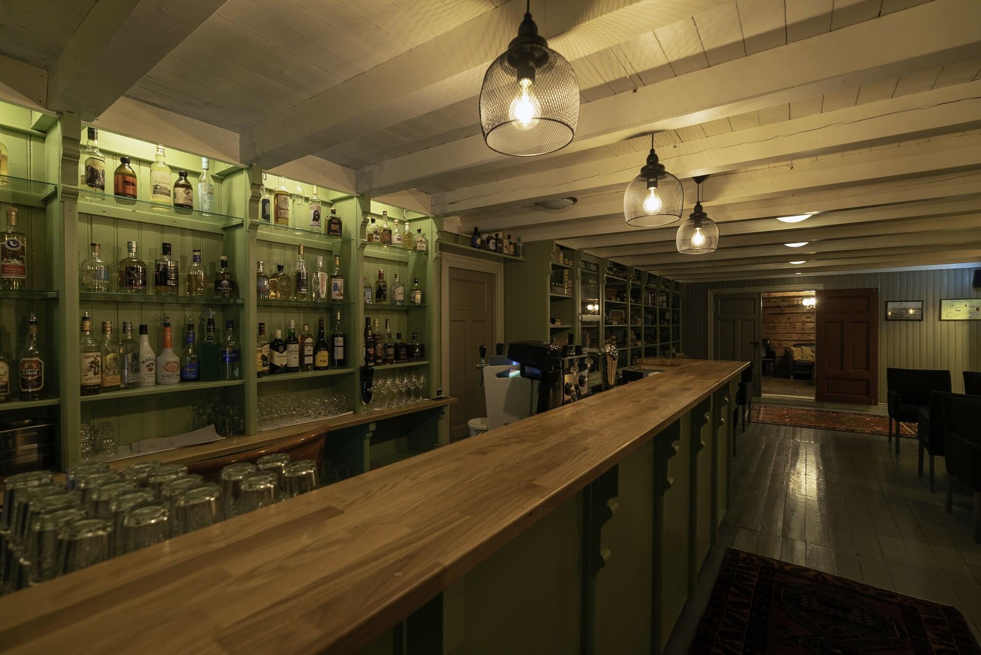 Bar/Salón Finnøy Bryggehotell - By Classic Norway Hotels