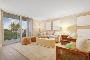 Alquiler Vacacional - Stylish 2BR, 2BA Apartment with Balcony & Pool - Just Steps from the Beach