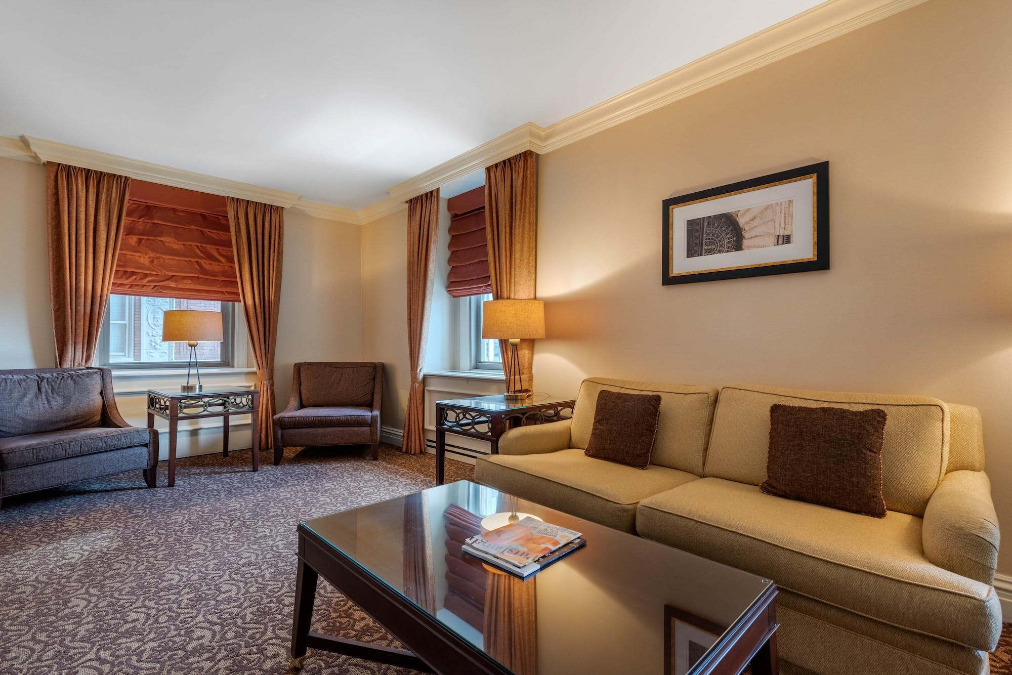 Habitación Omni William Penn Hotel