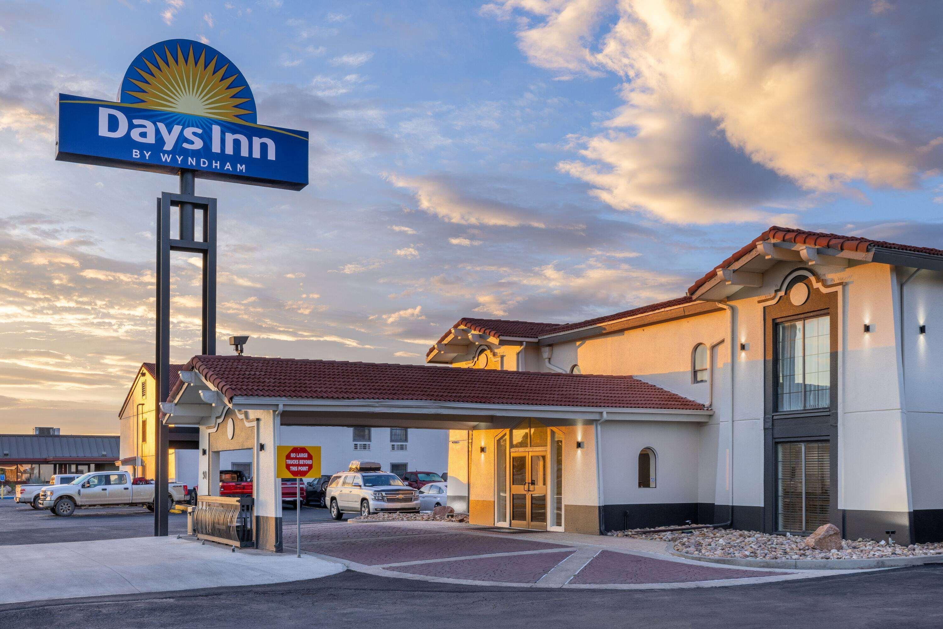 Vista Exterior Days Inn by Wyndham Casper