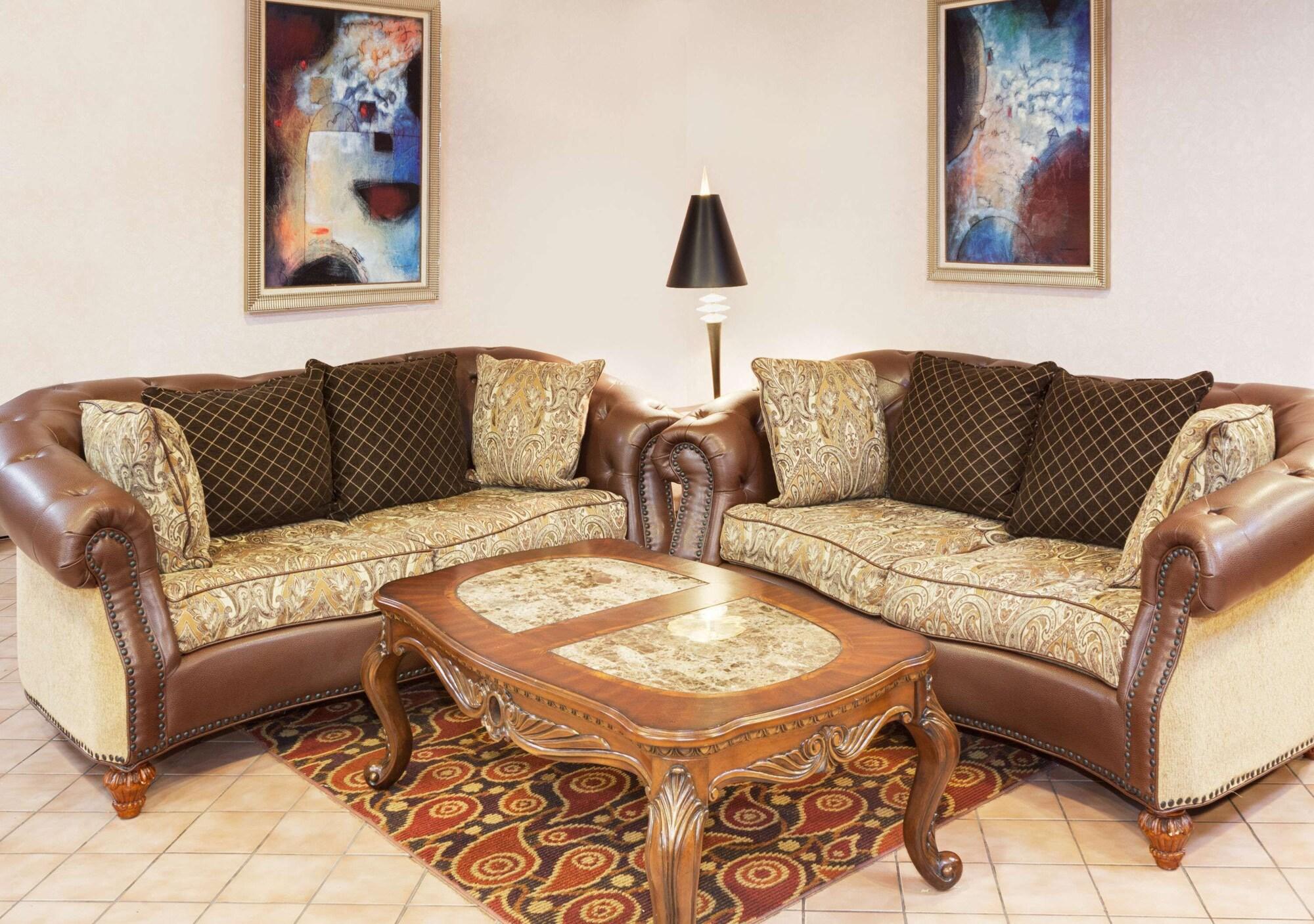 Vista Lobby Baymont by Wyndham St. Joseph/Stevensville