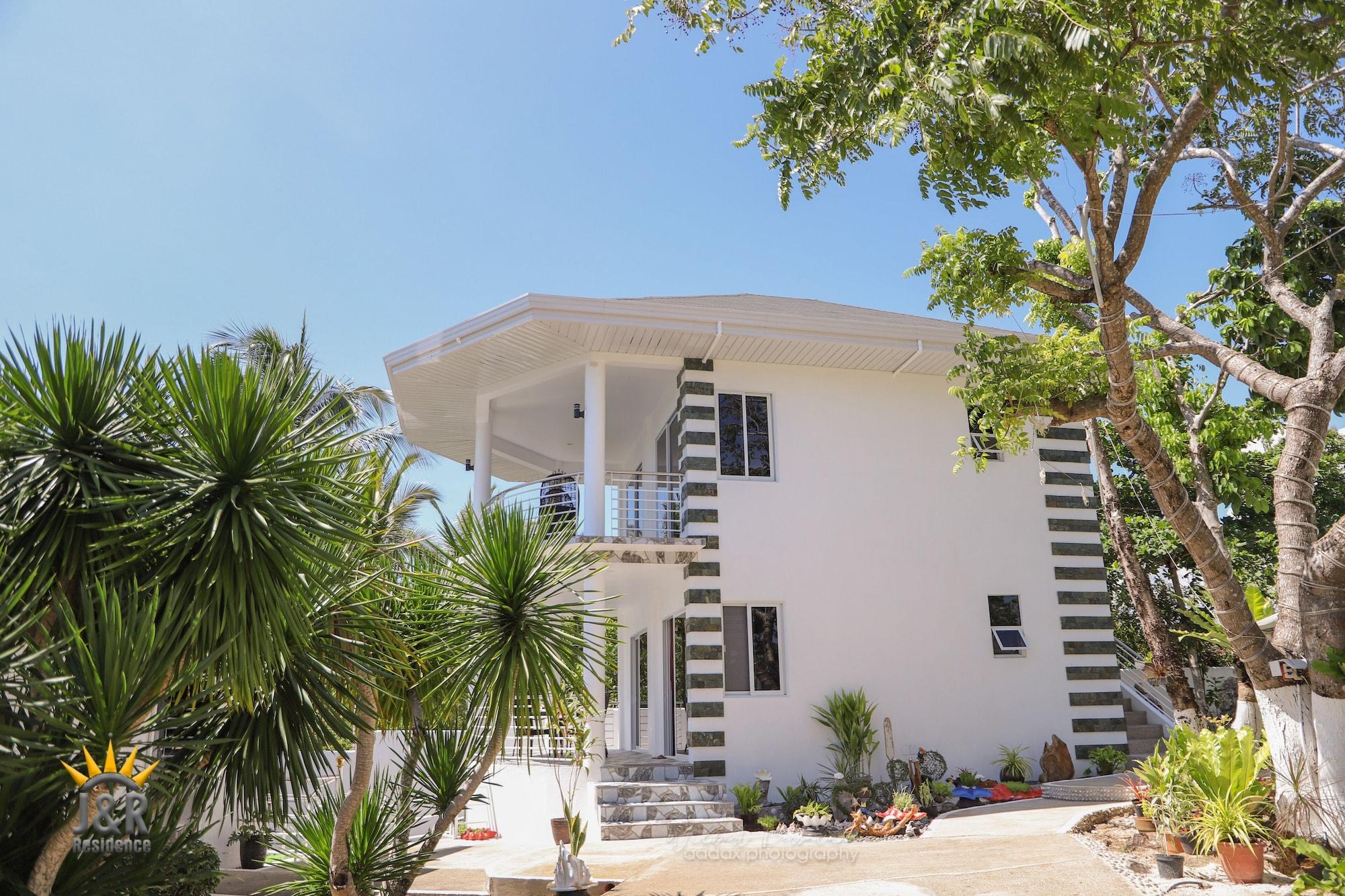 Vista Exterior J&R Residence