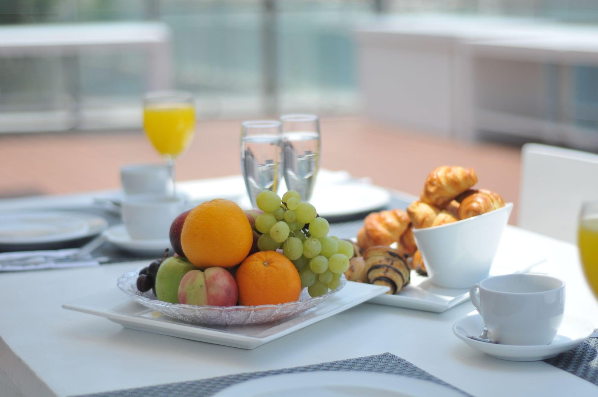Restaurant Island Luxurious Suites Hotel