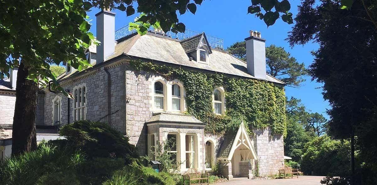 Varios Penmorvah Manor Hotel