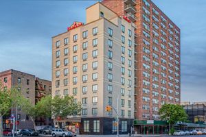 Alojamiento - Ramada Jamaica/Queens