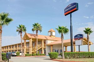 Alojamiento - Howard Johnson by Wyndham Galveston