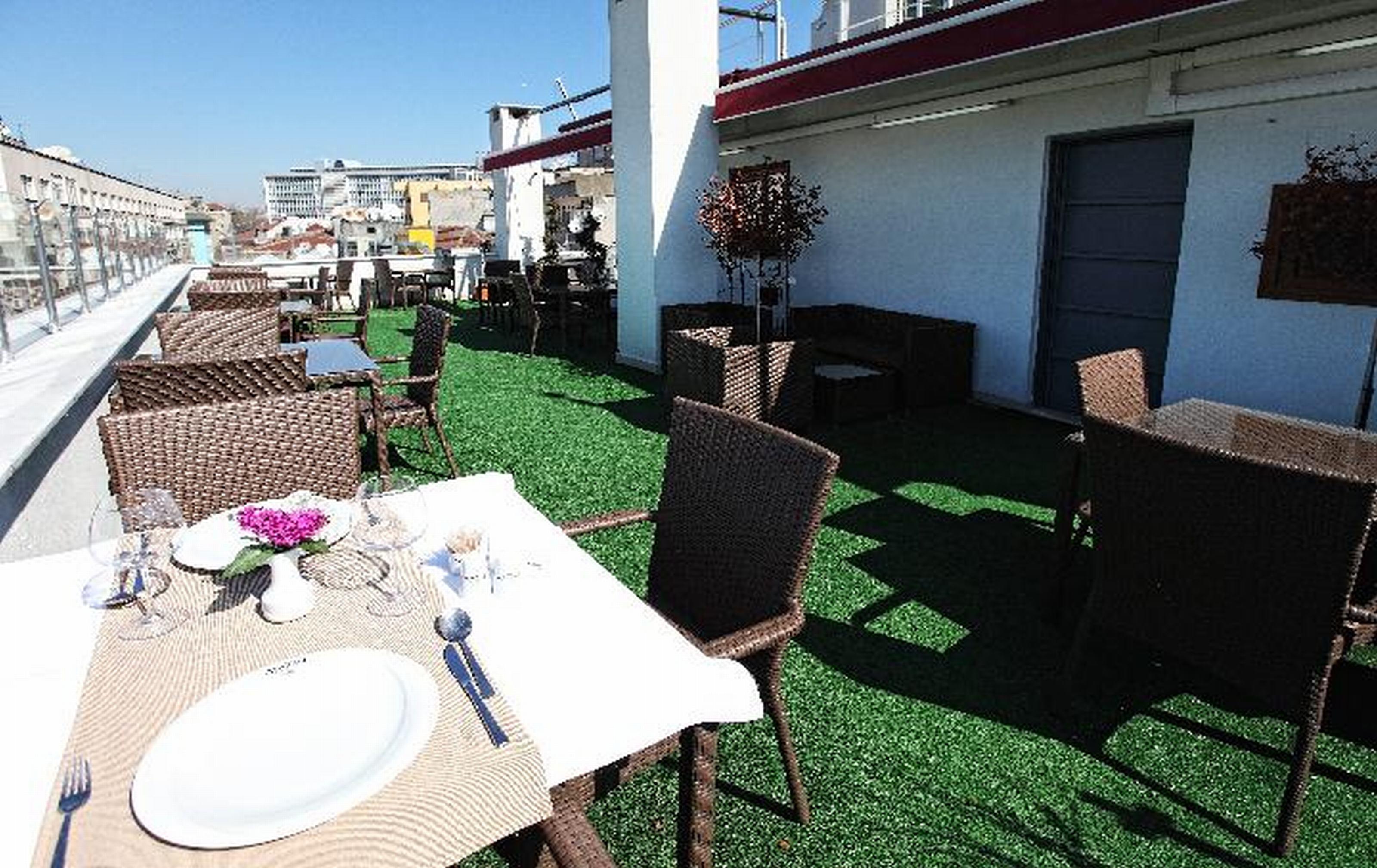 Varios Aspalace Hotel