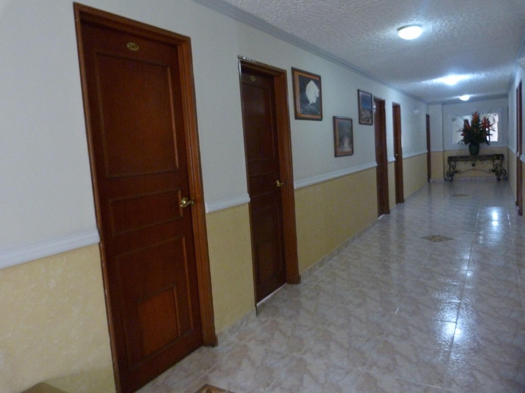 Varios Hotel San Nicolas