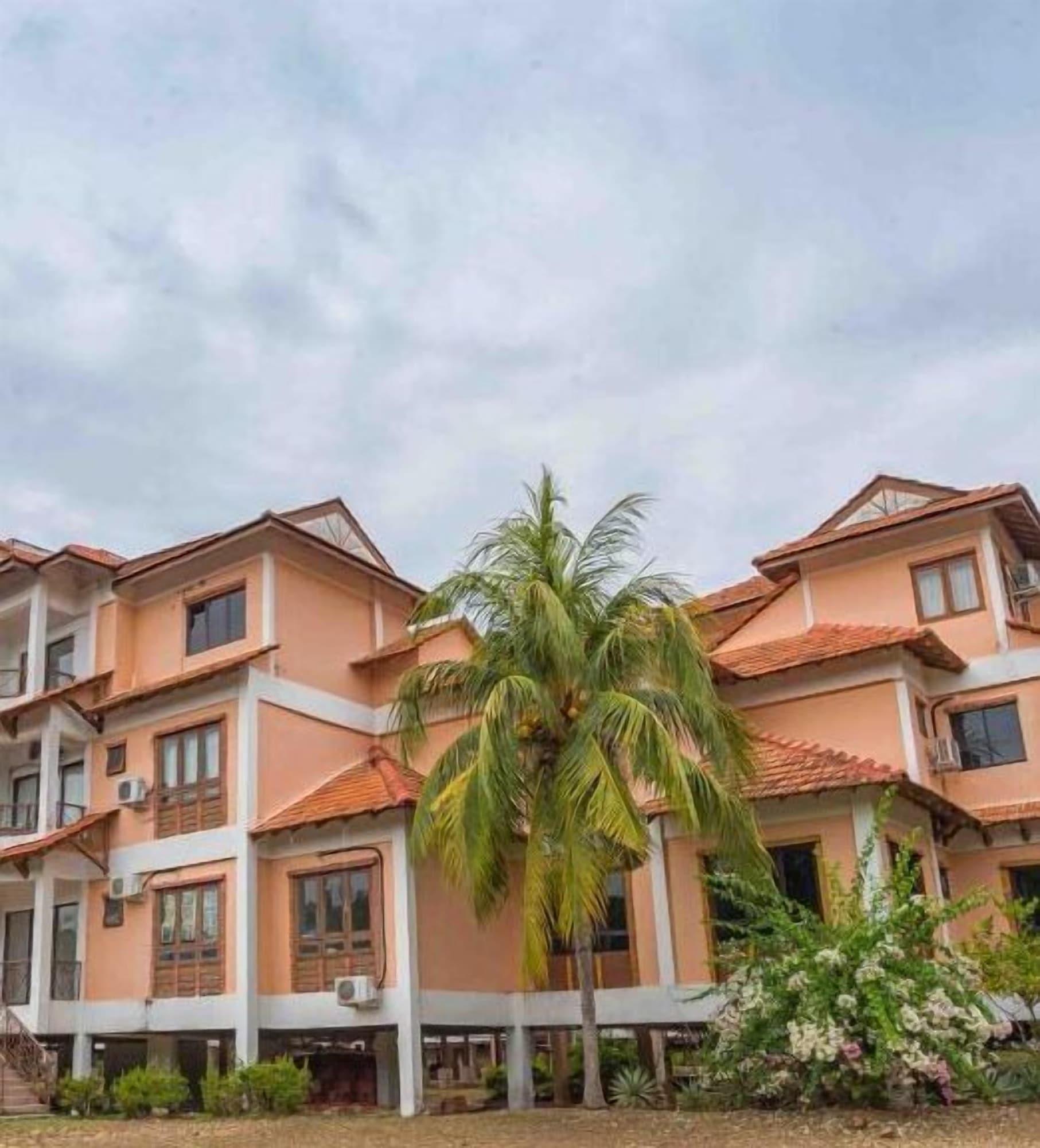 Vista Exterior Kijal Permai Apartment