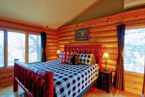 Alquiler Vacacional - Happy Days Log Home and garden on Fountain Lake. Toys for all!