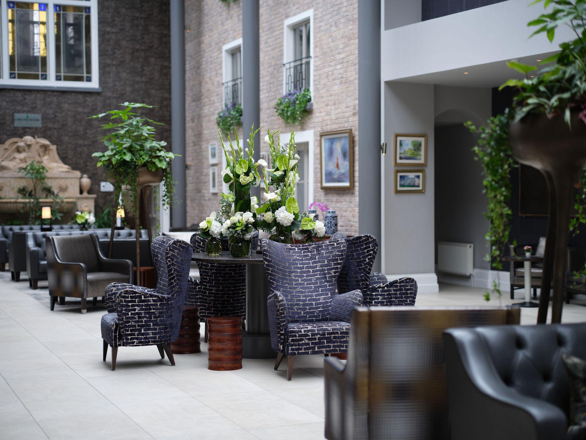 Vista Lobby Lyrath Estate Hotel
