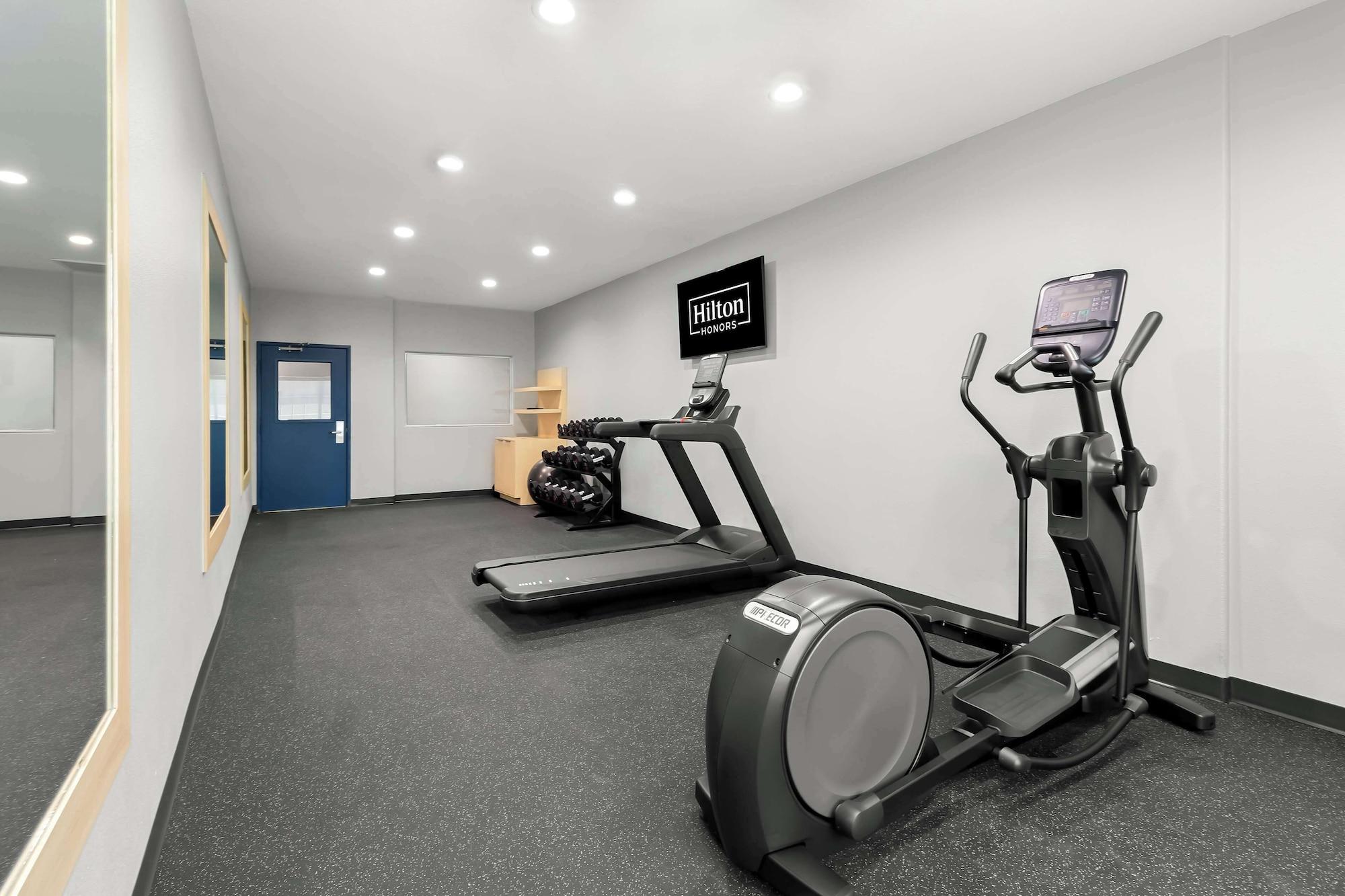 Gimnasio Spark by Hilton Missouri City