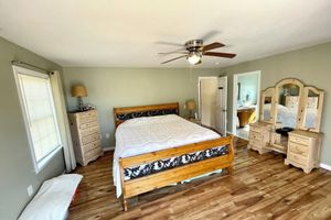 Alquiler Vacacional - Quiet beach house on Bissel Cove. Steps away from neighborhood beach.