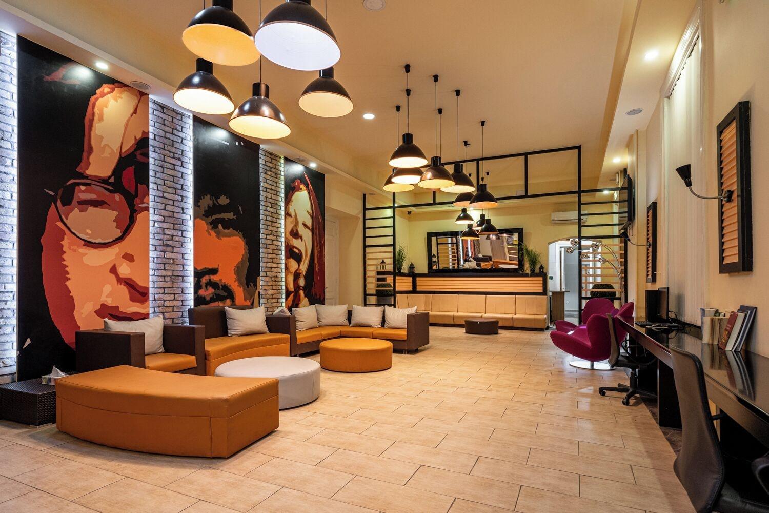 Vista Lobby Full Moon Budapest