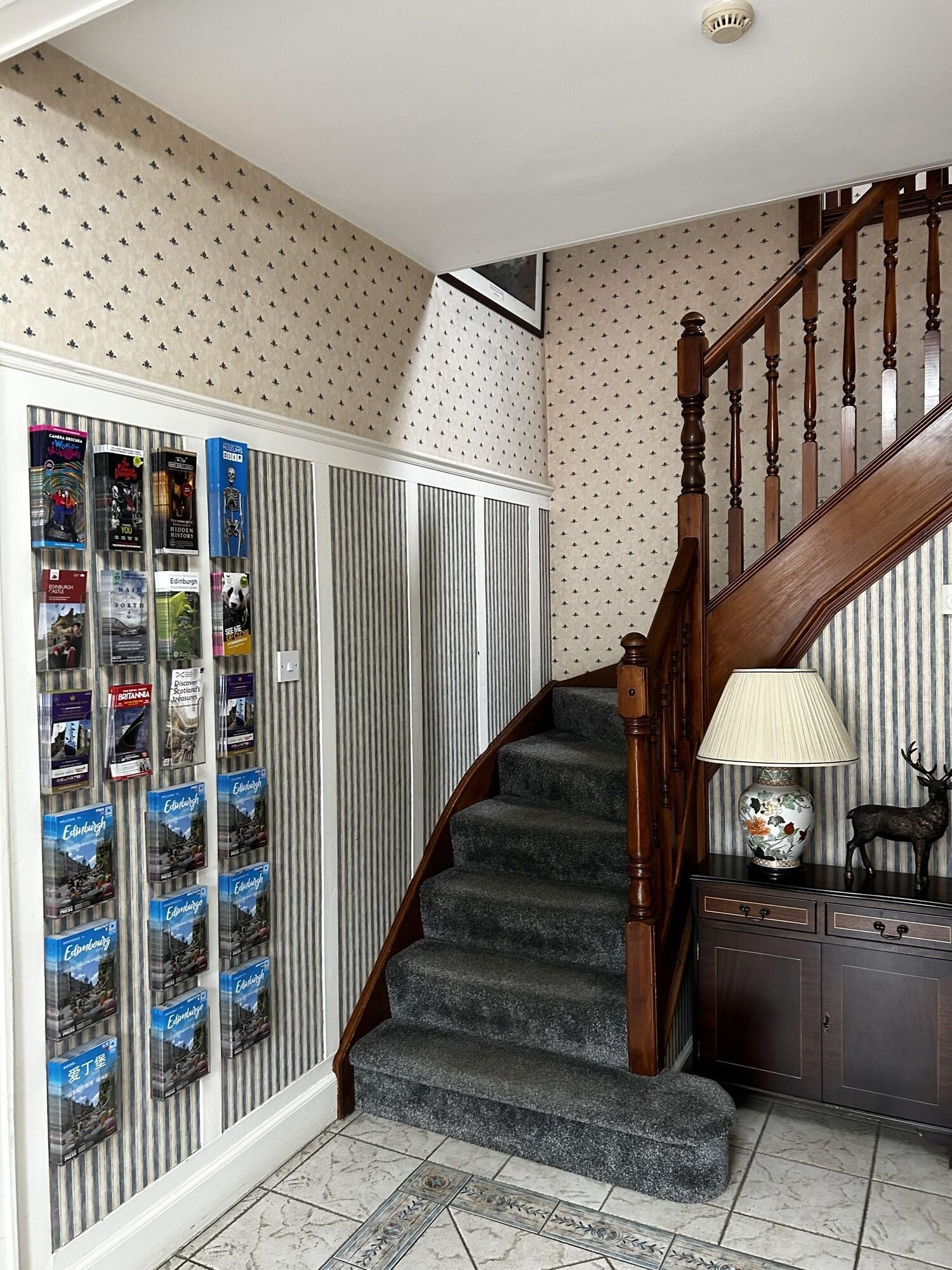 Vista Lobby Acer Lodge Guest House