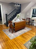 Alojamiento - Authentic 1920 entire farmhouse, pet friendly, country , porch swing and creek.