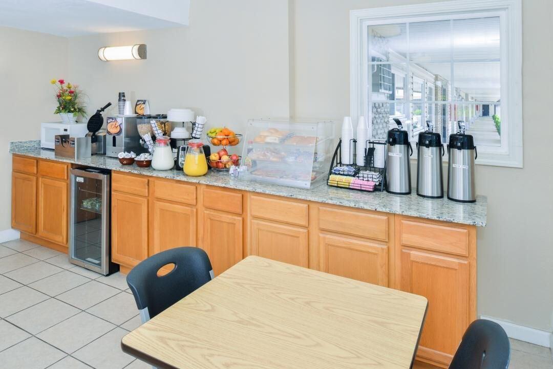 Restaurant Americas Best Value Inn Lebanon, MO