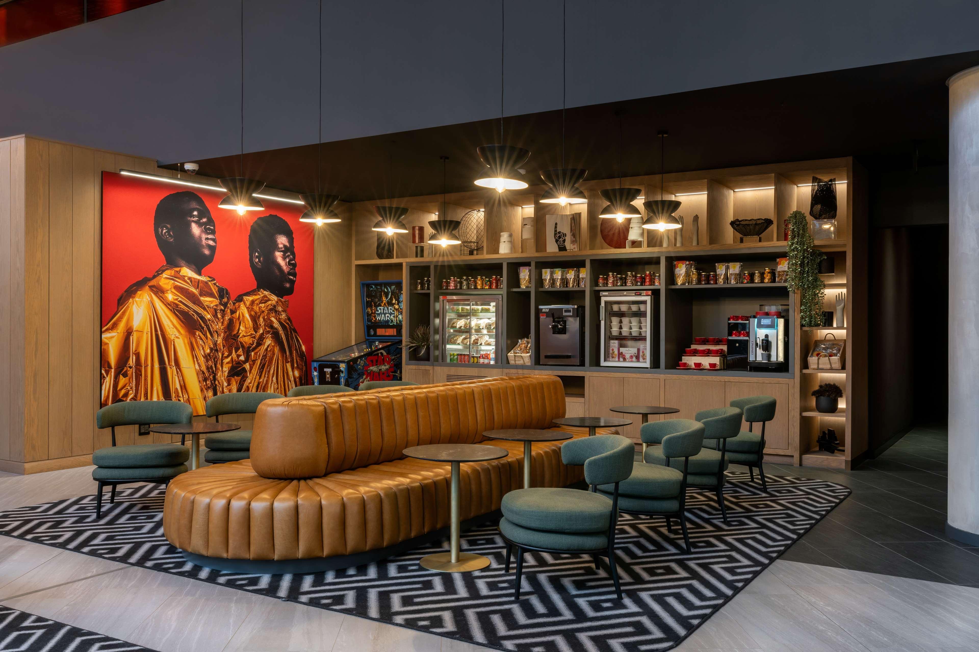 Vista Lobby Radisson RED Hotel, Johannesburg Rosebank