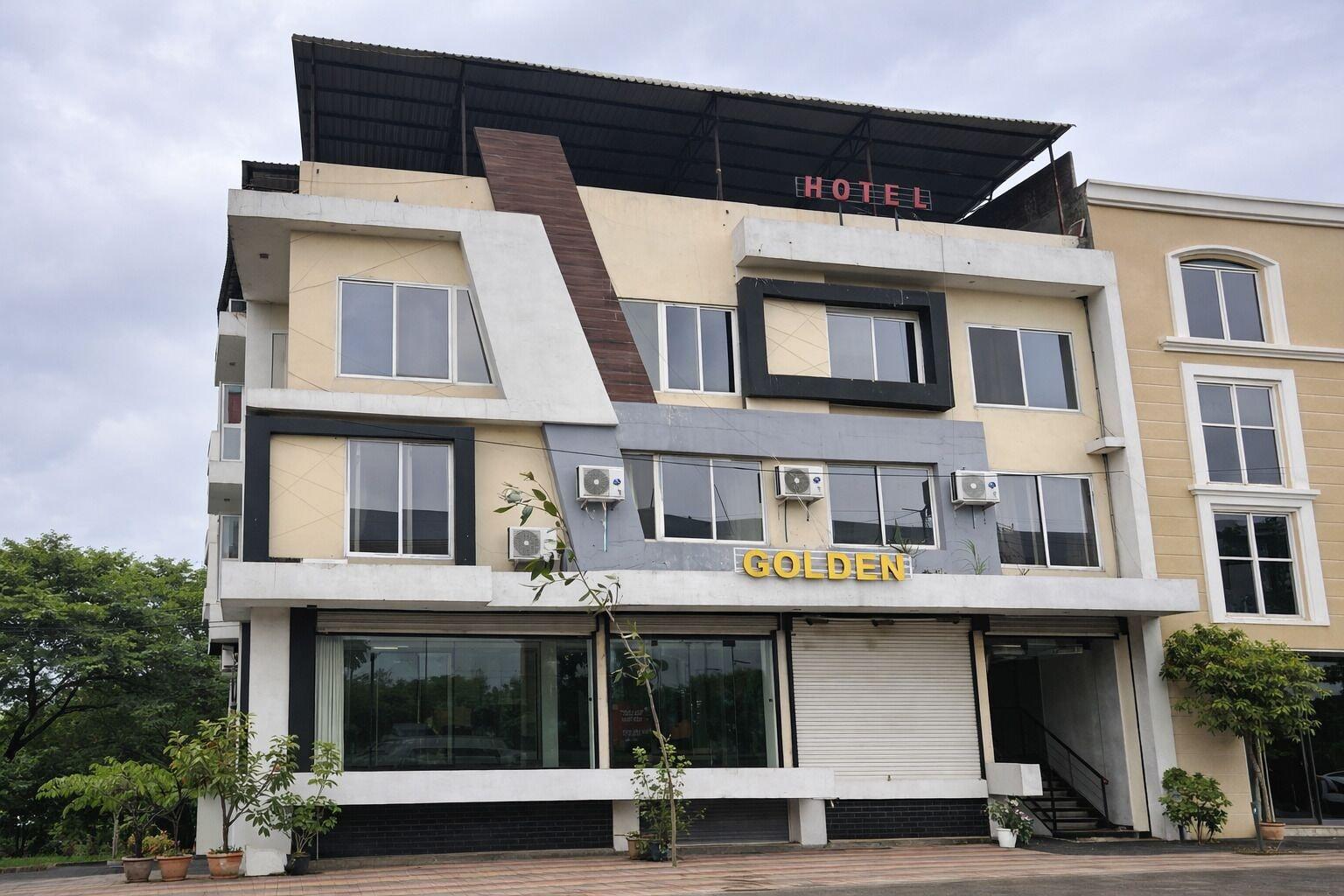 Vista Exterior The Golden Wings Hotel