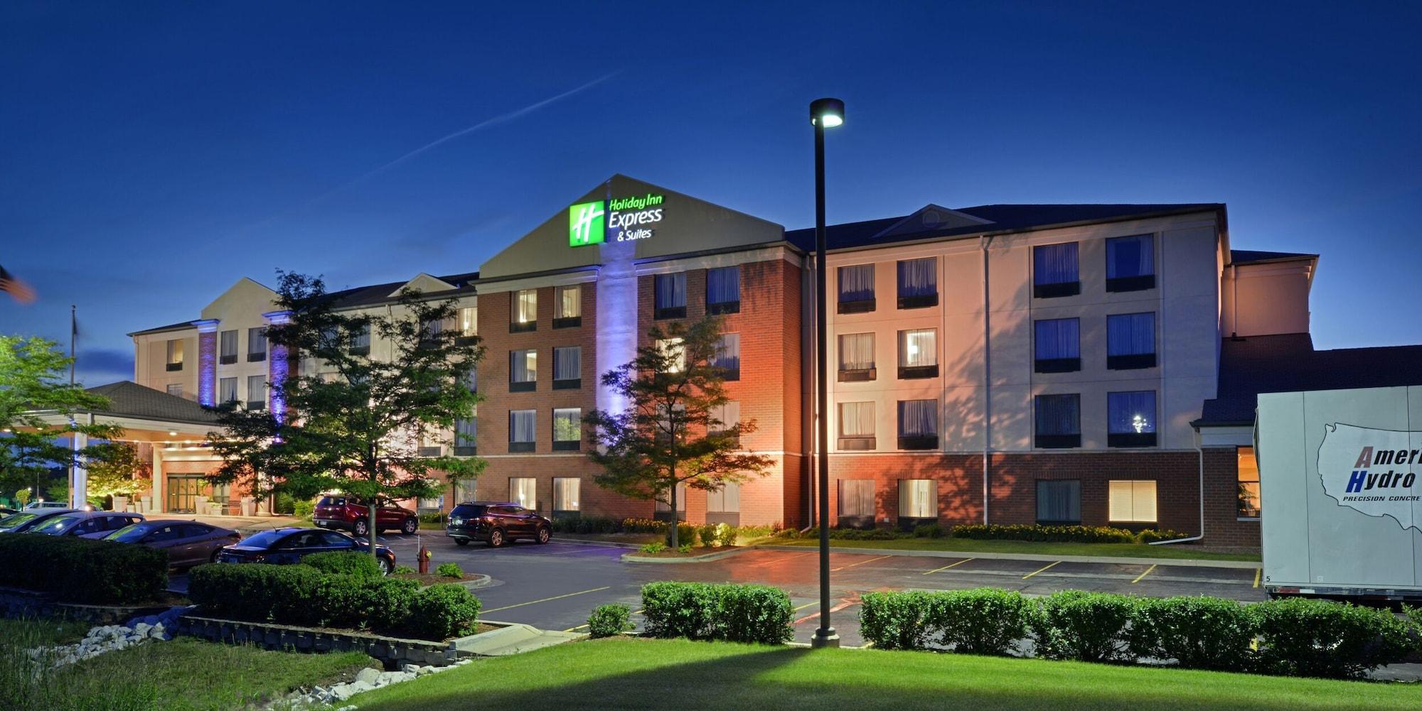 Vista Exterior Holiday Inn Express & Suites New Berlin by IHG