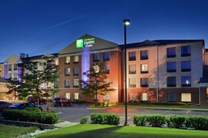 Alojamiento - Holiday Inn Express & Suites New Berlin by IHG