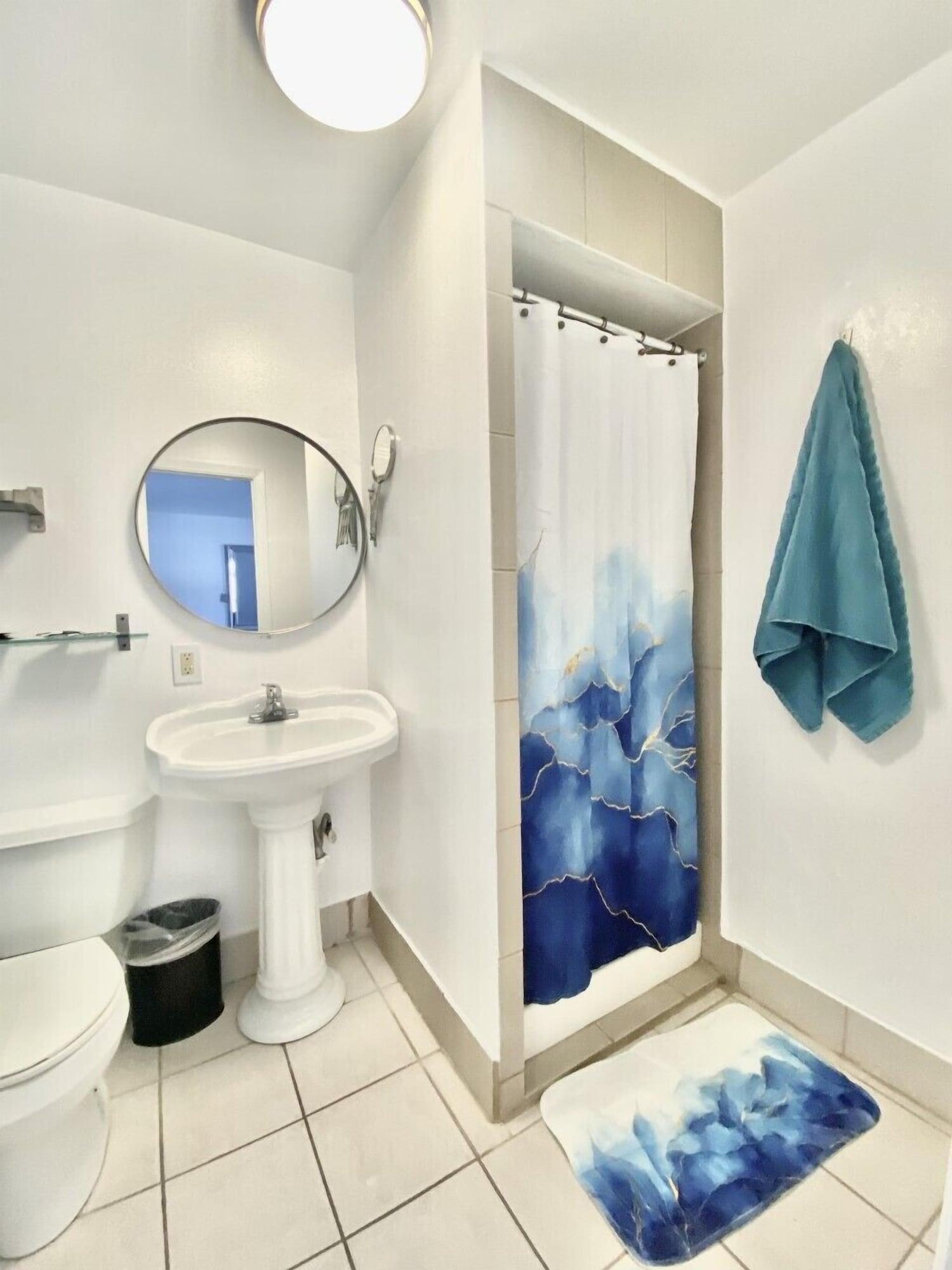 Equipamiento de Habitación Bluebird Day Inn & Suites
