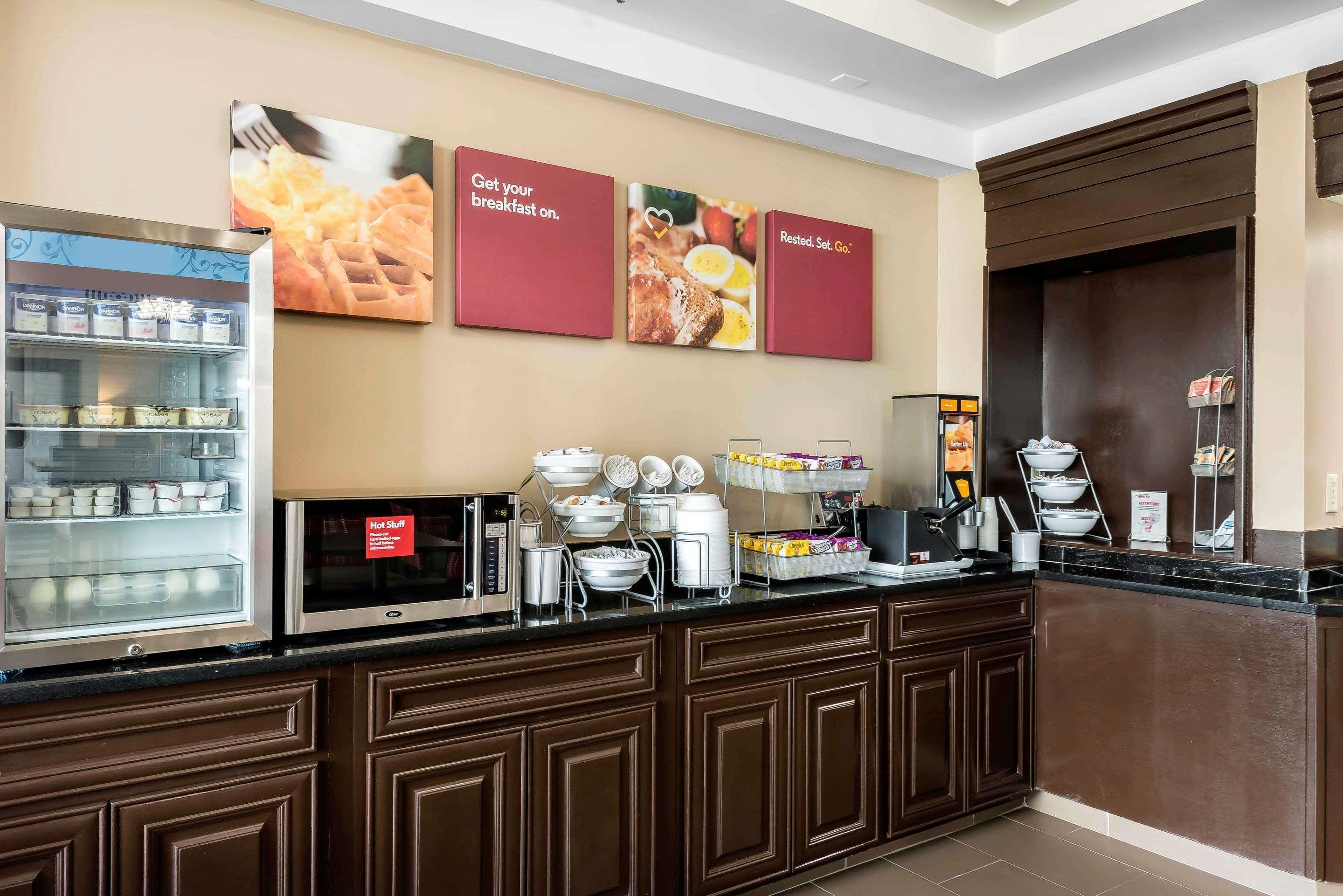 Restaurant Comfort Suites Baymeadows Near Butler Blvd