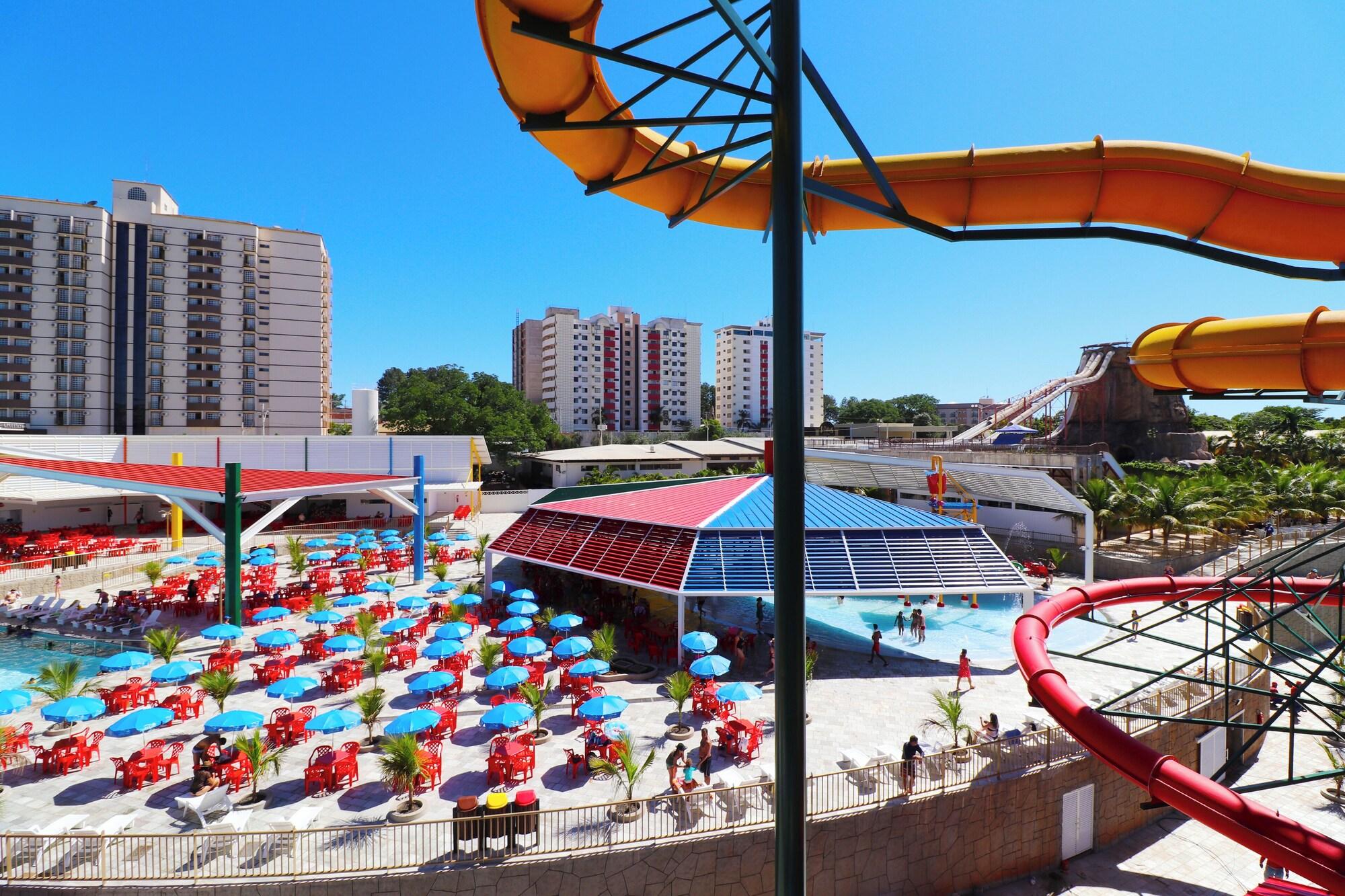 Instalaciones Recreativas diRoma Exclusive com 1 dia no Acqua Park