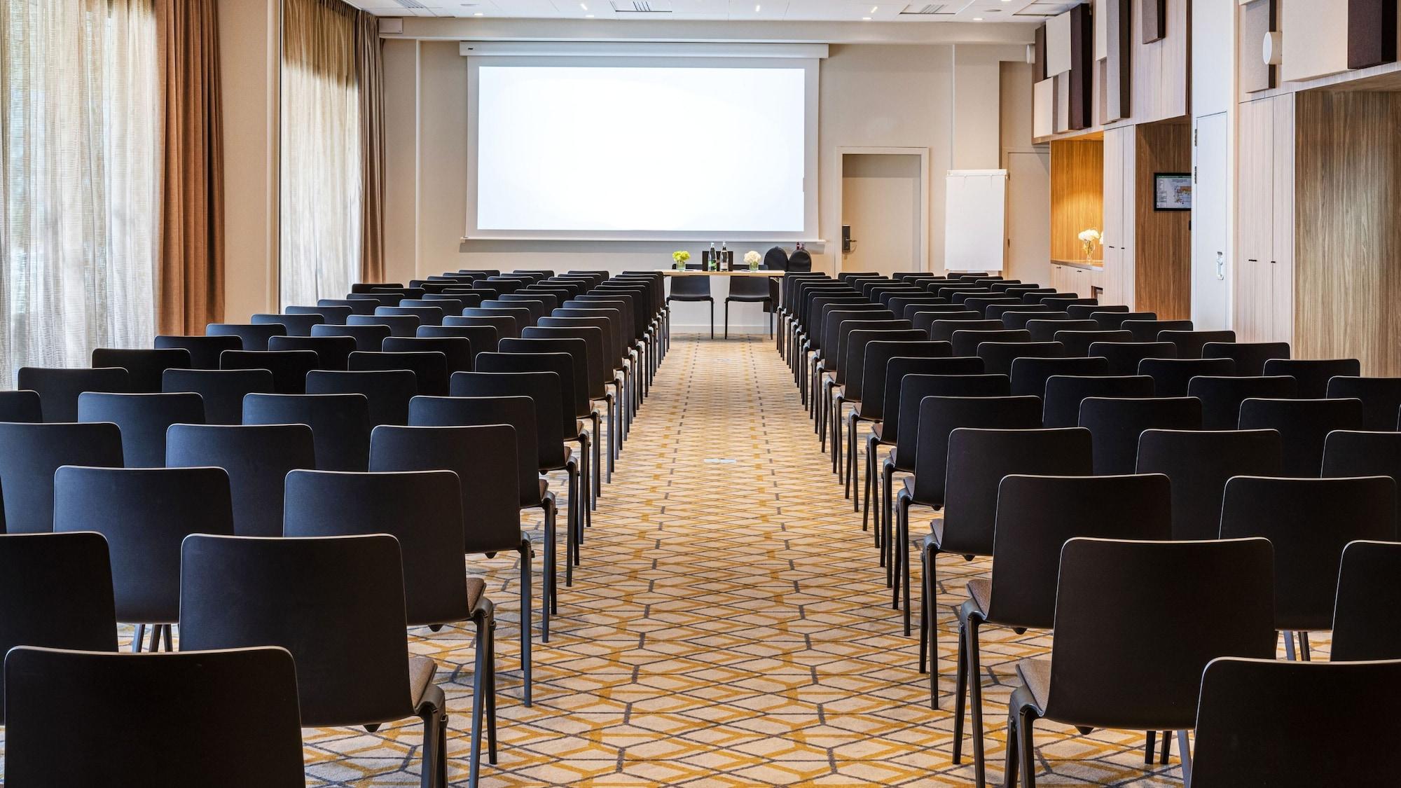 Sala de Reuniones Holiday Inn Express Nice Grand Arenas by IHG