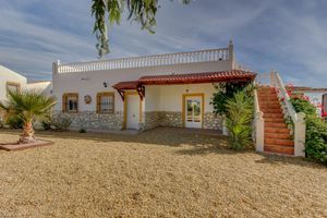 Alquiler Vacacional - Villa Damara