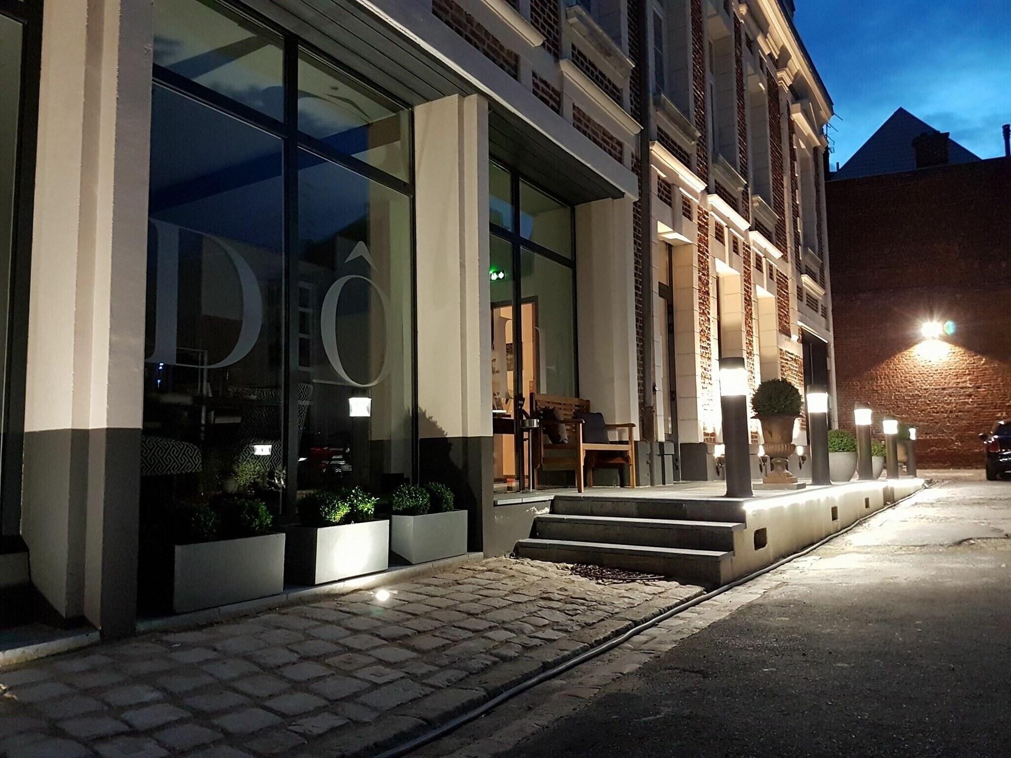 Varios Hotel Le Dome