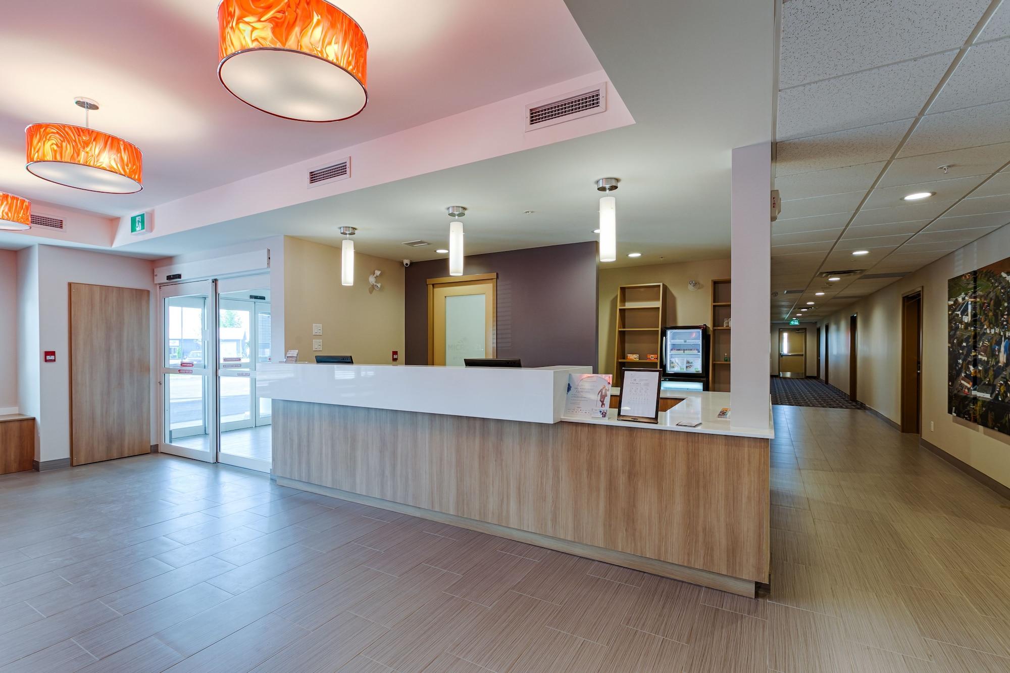 Vista Lobby Microtel by Wyndham Casselman