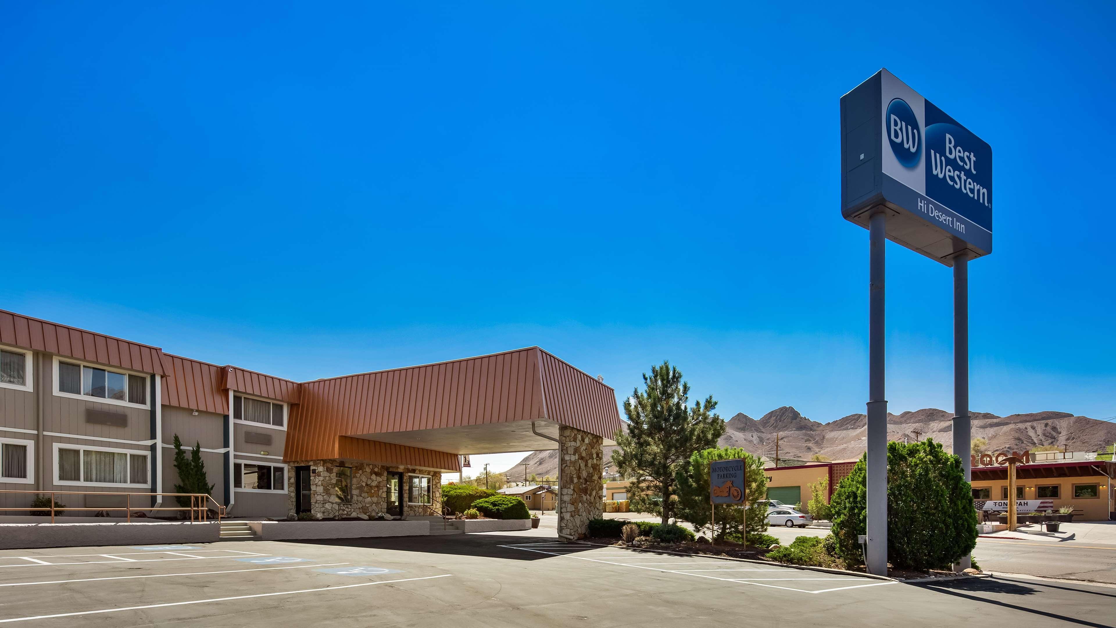 Vista Exterior Best Western Hi-desert Inn
