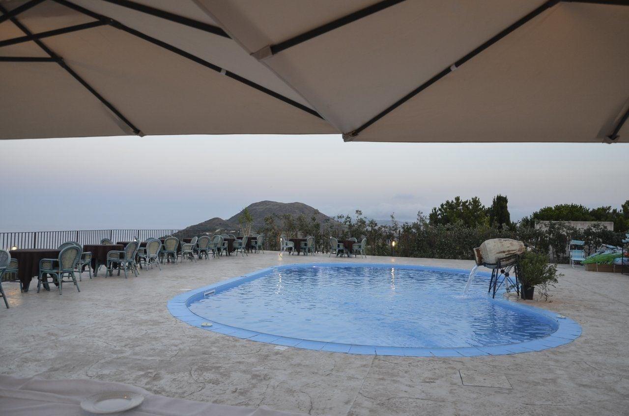 Vista Piscina Eolian Residence