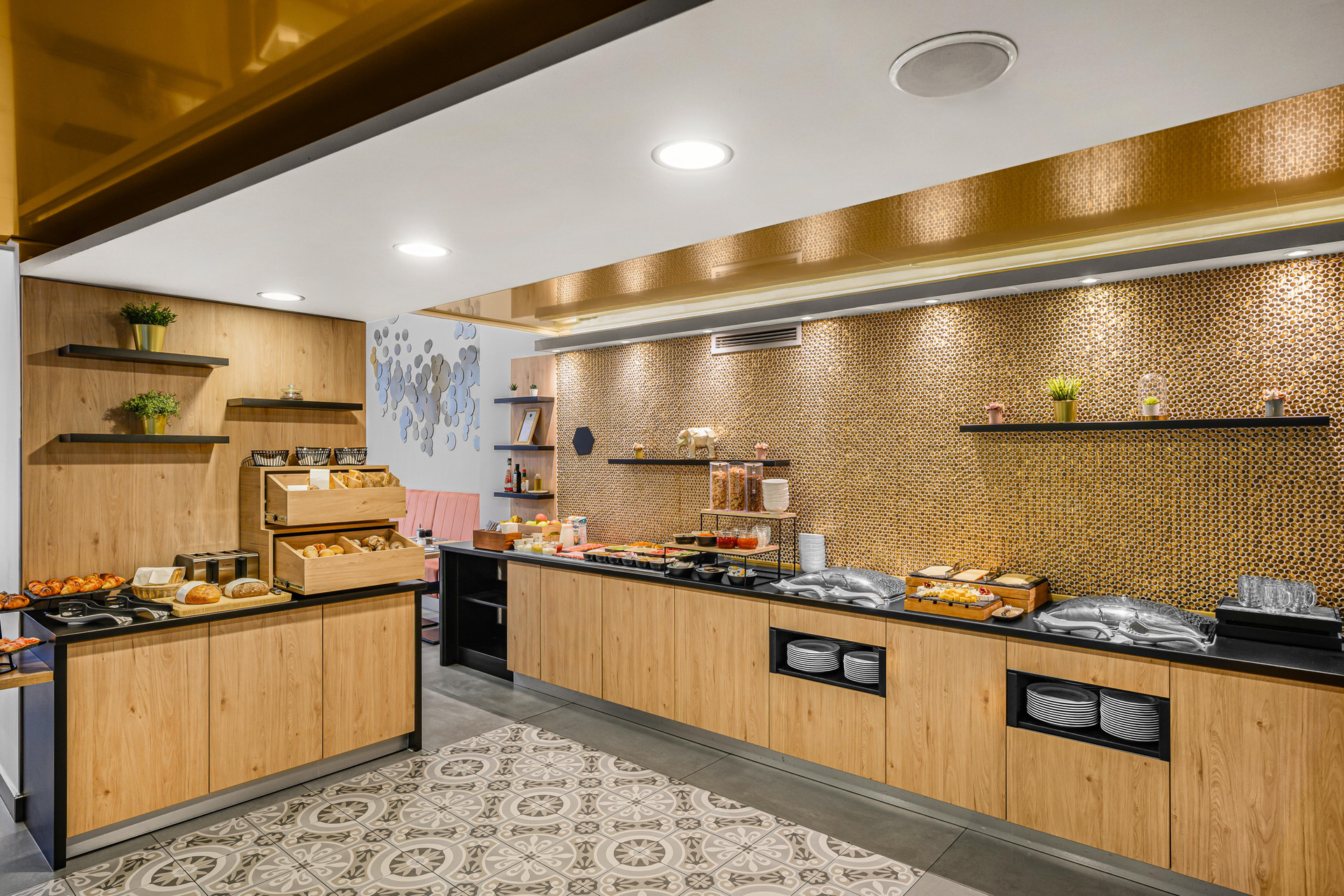 Restaurant 12 Revay Hotel