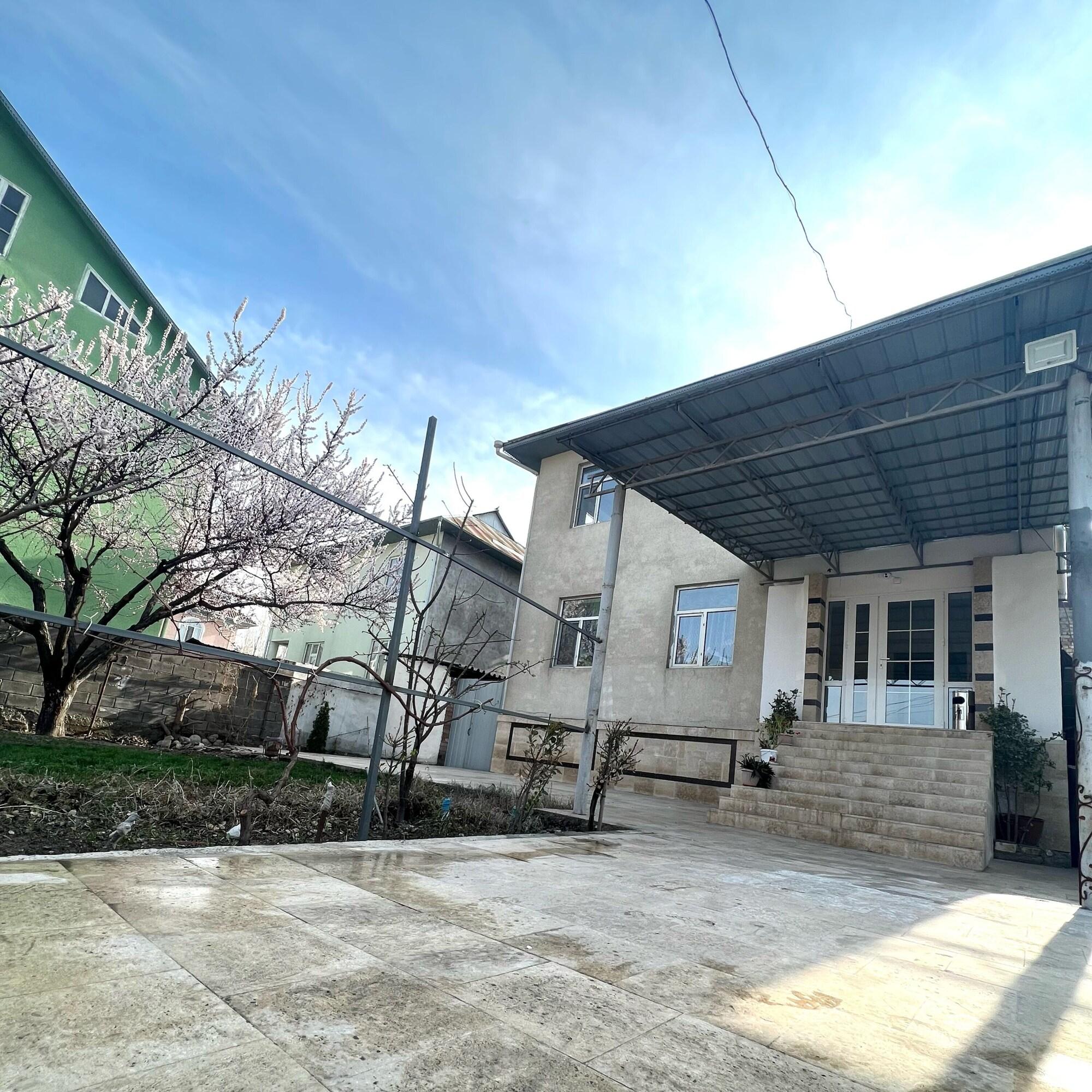 Vista Exterior ABS Guest House Osh