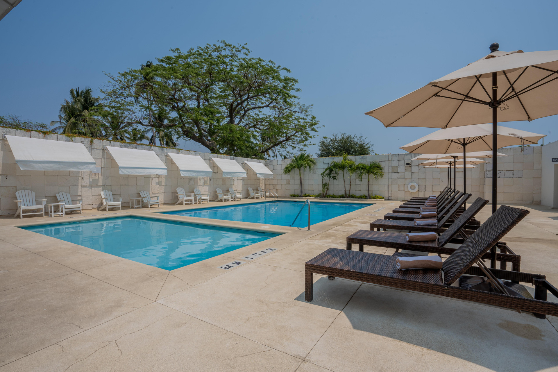 Vista Piscina Holiday Inn Acapulco La Isla by IHG