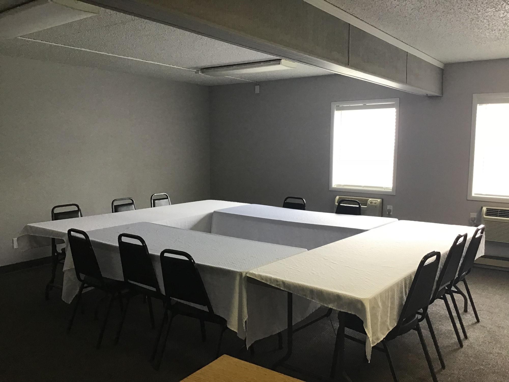 Centro de Negocios Days Inn By Wyndham Mandan Bismarck Area