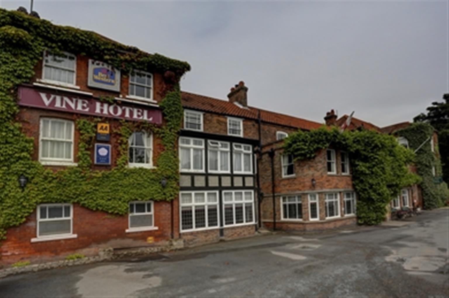 Varios Best Western Vine Hotel