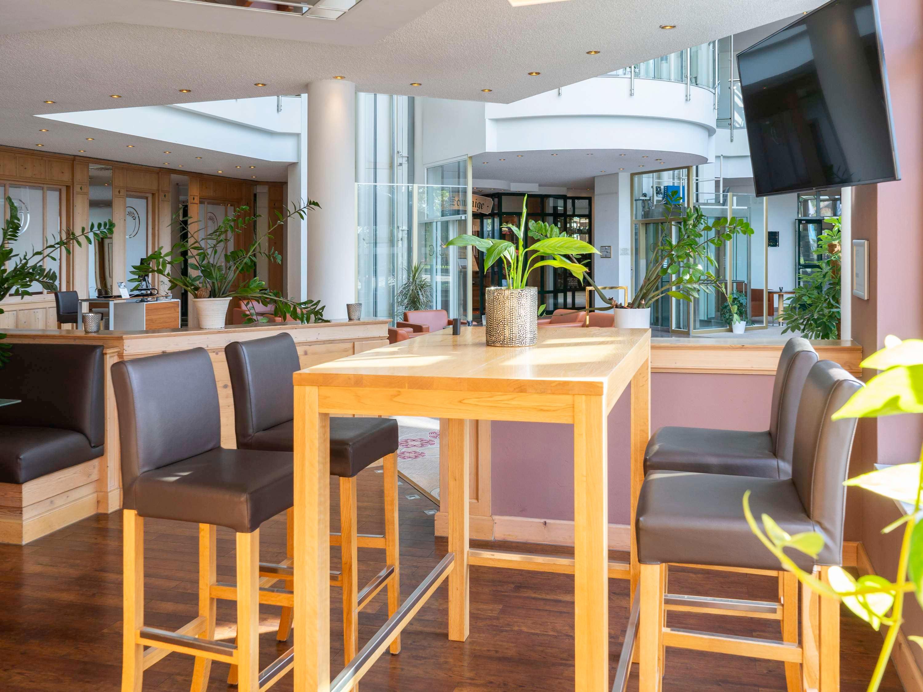 Bar/Salón Atomis Hotel Munich Airport by Mercure