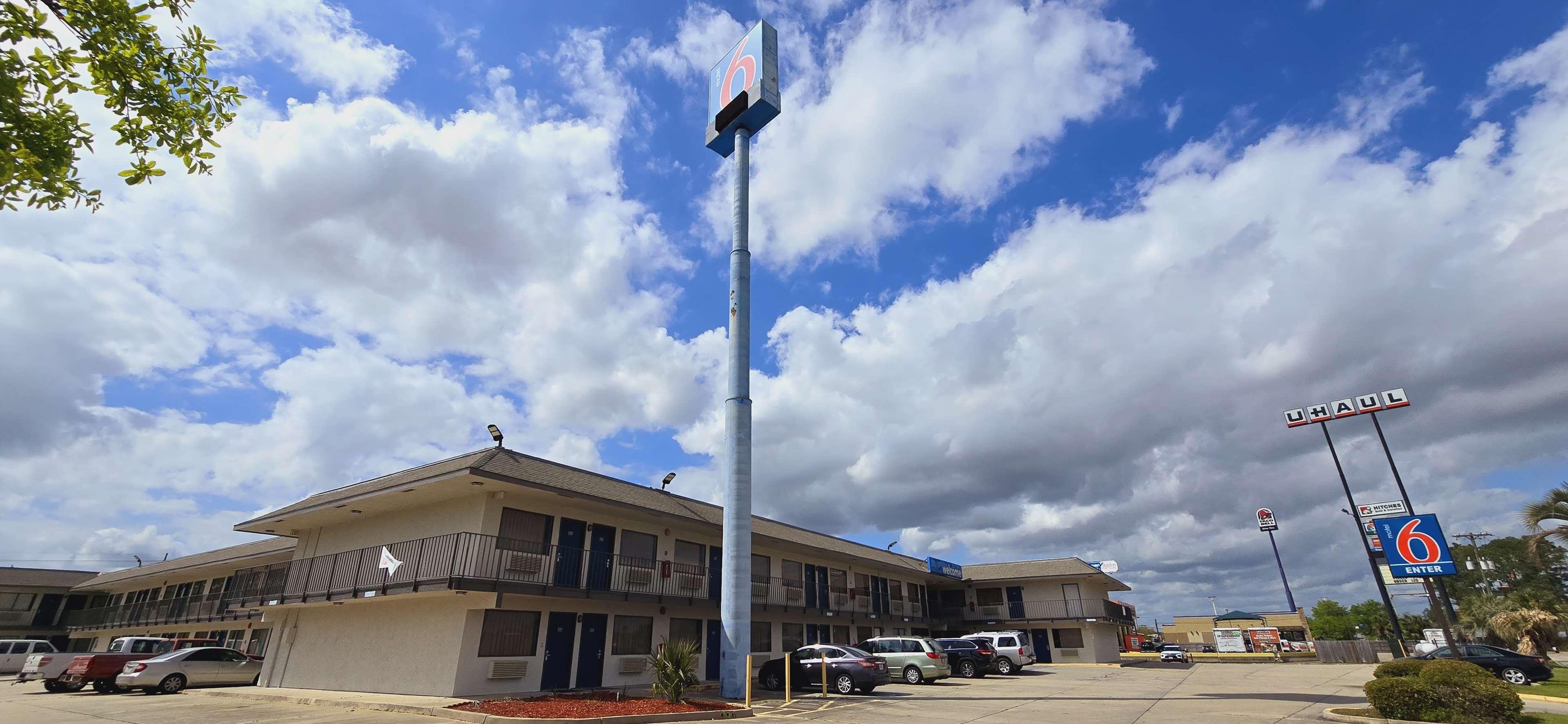 Vista Exterior Motel 6 Slidell, LA - New Orleans