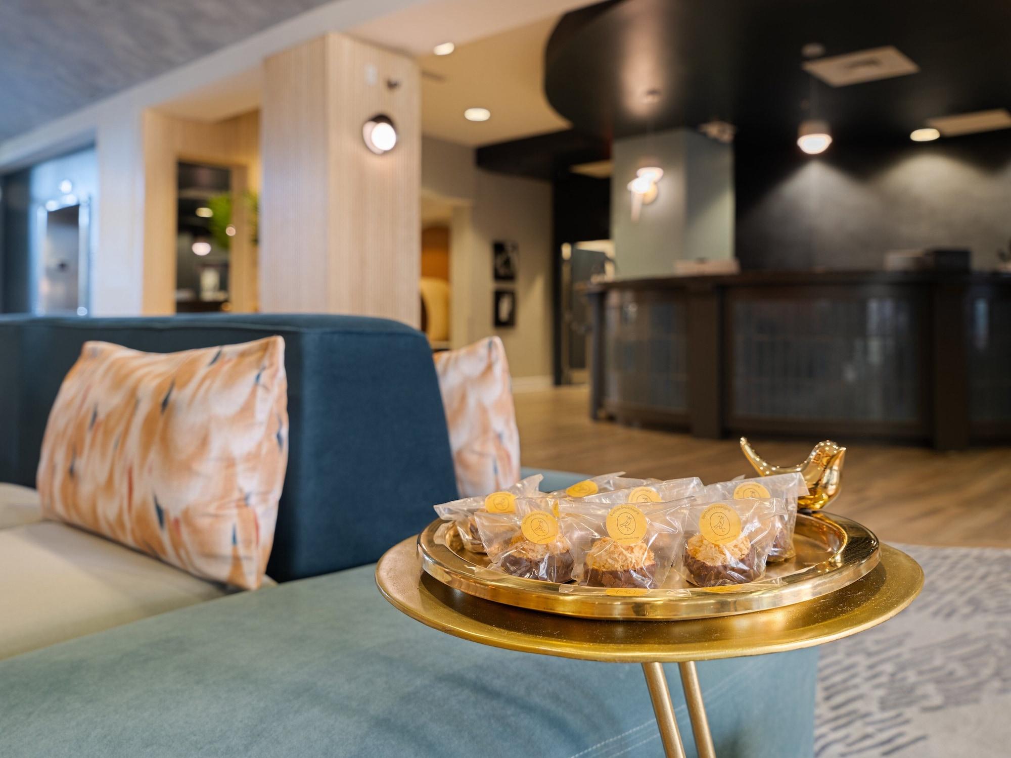 Vista Lobby voco Sarasota by IHG