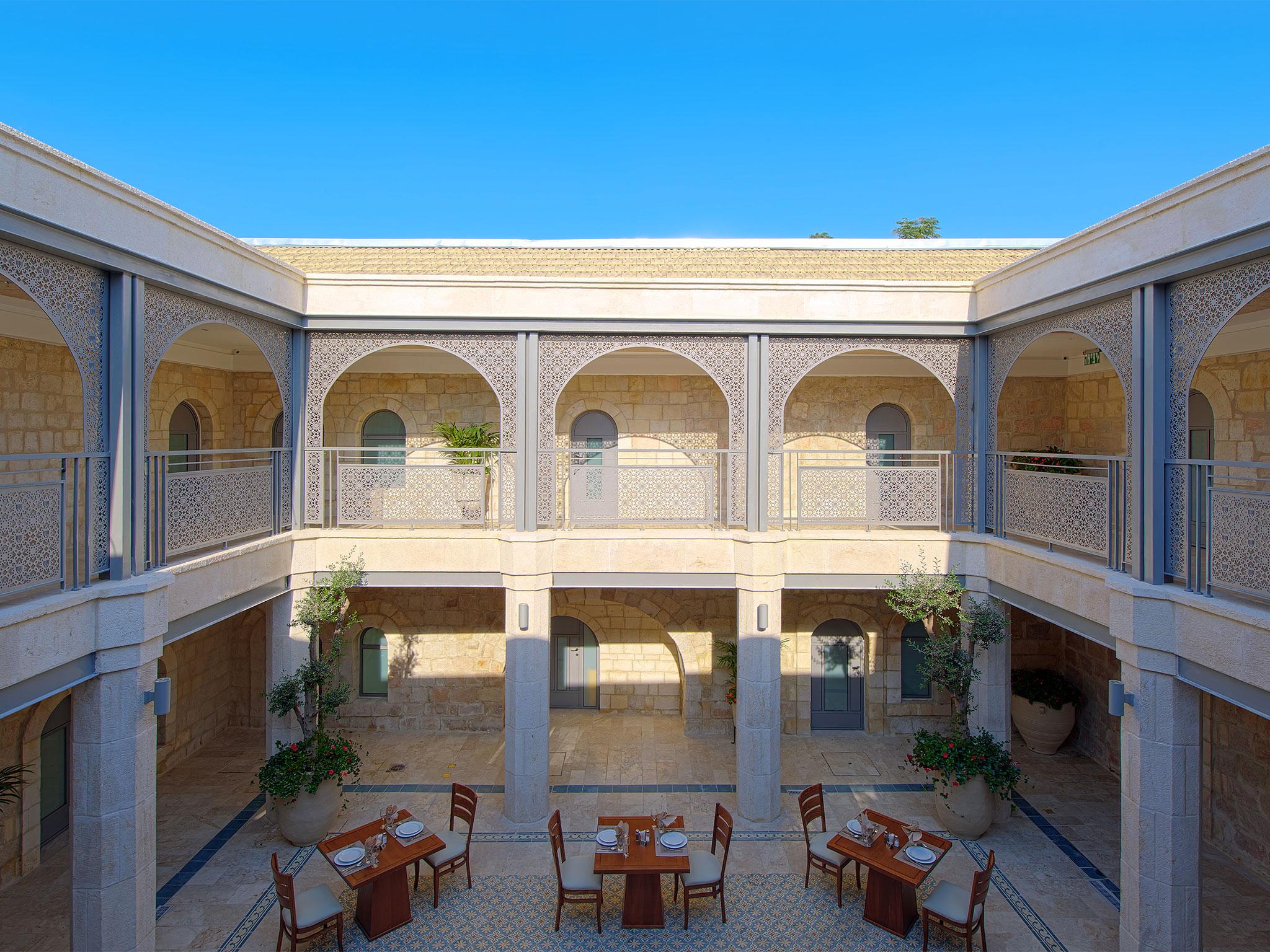 Varios The Sephardic House