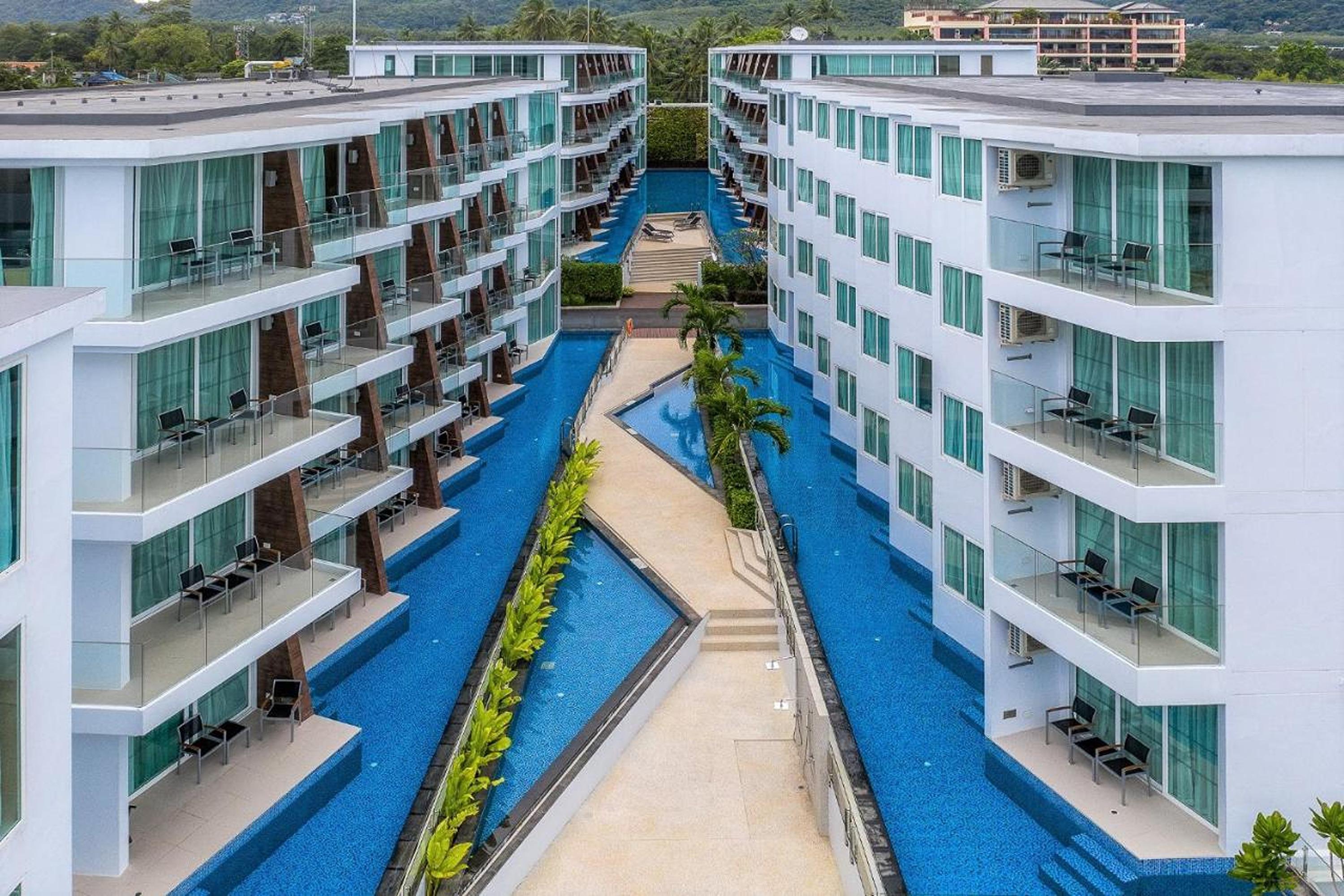 Vista Exterior The Beachfront Hotel Phuket