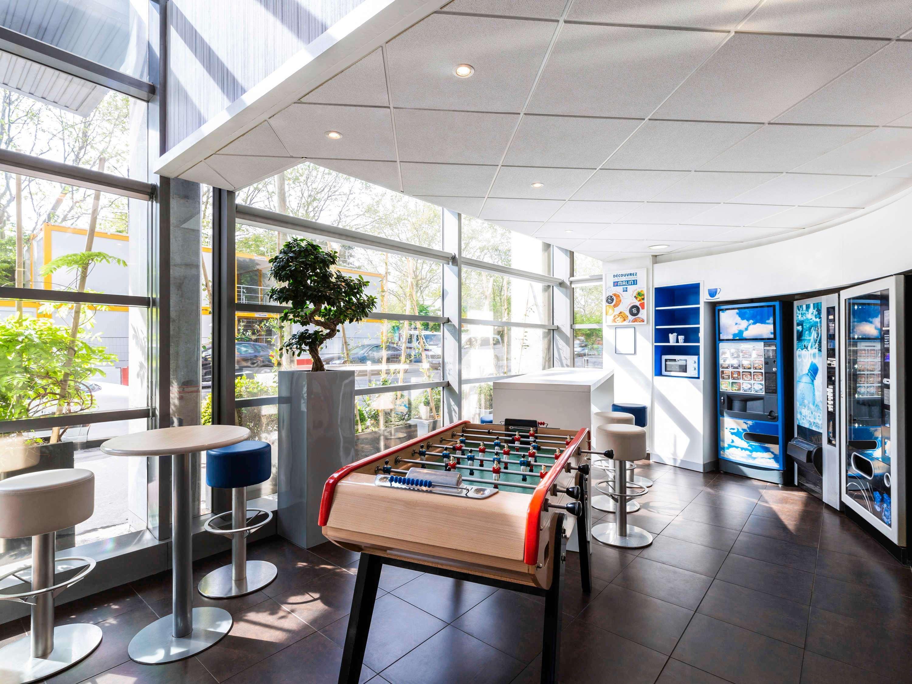 Vista Exterior ibis budget Paris Porte de Vincennes