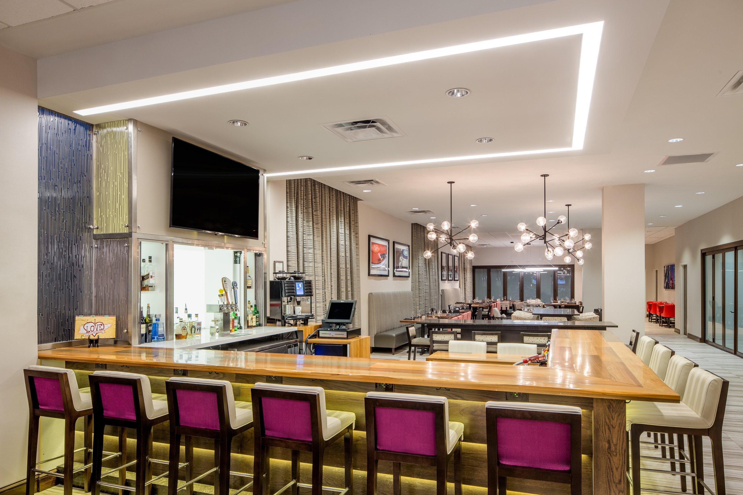 Bar/Salón Crowne Plaza Memphis Downtown Hotel by IHG
