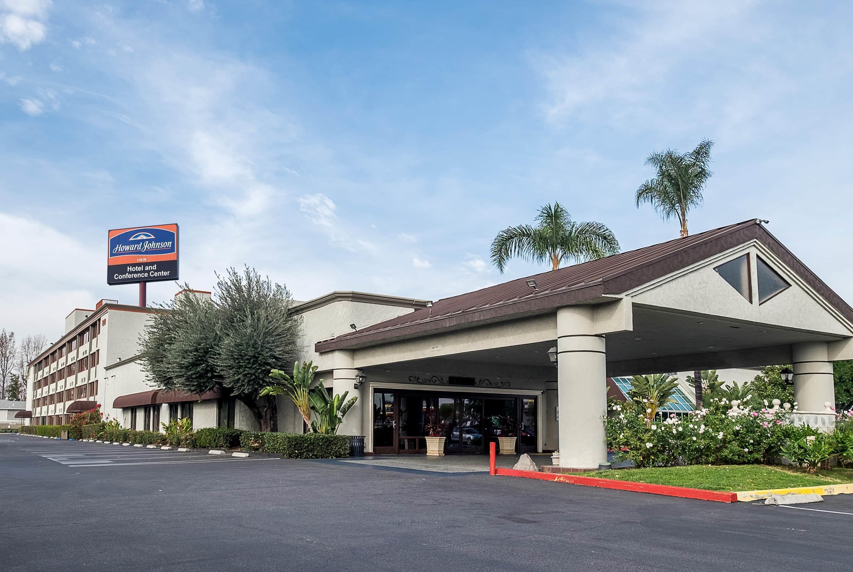 Varios Howard Johnson by Wyndham Fullerton/Anaheim Conference Cntr