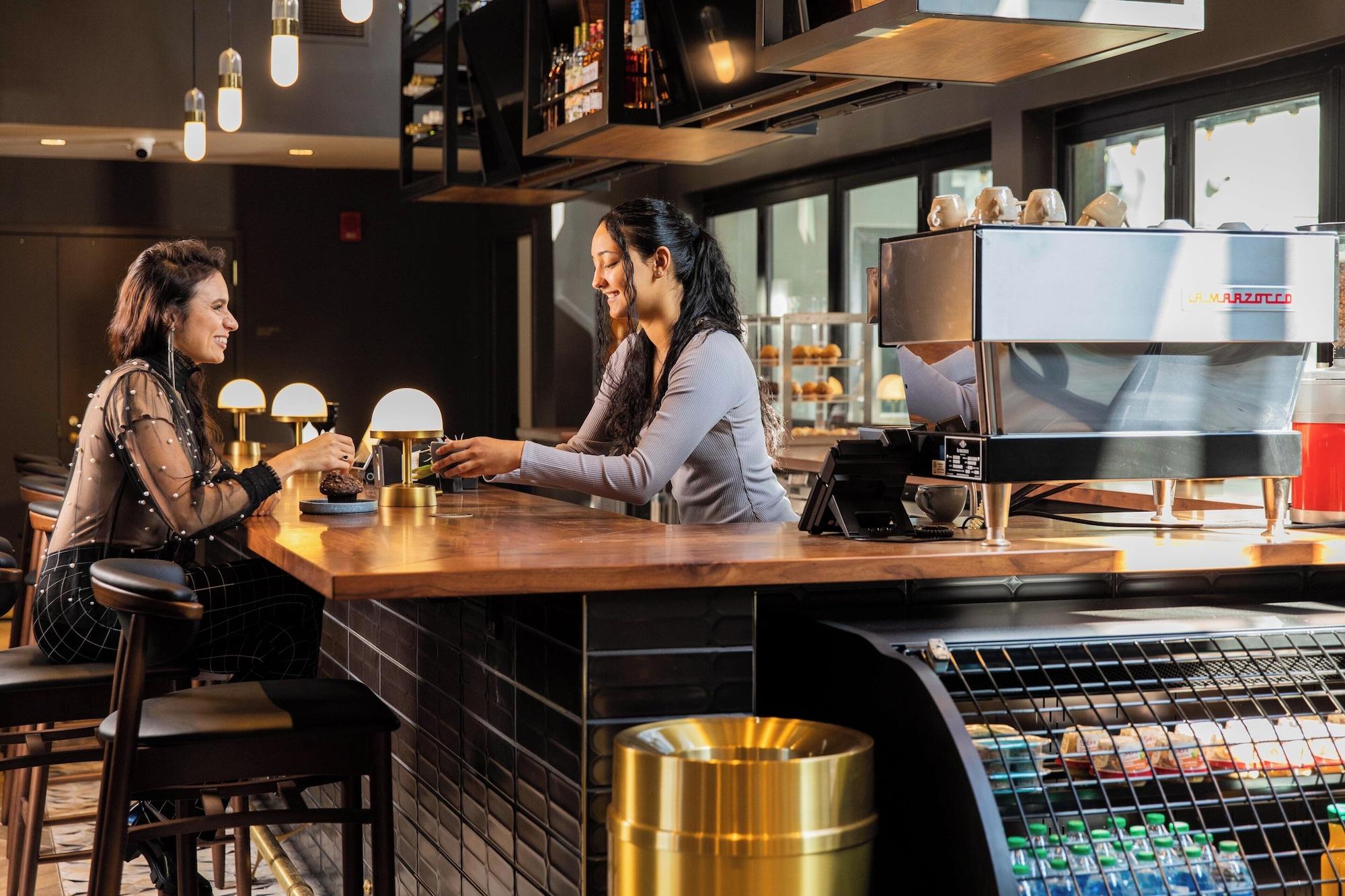 Bar/Salón voco The Darwin Atlanta Midtown by IHG