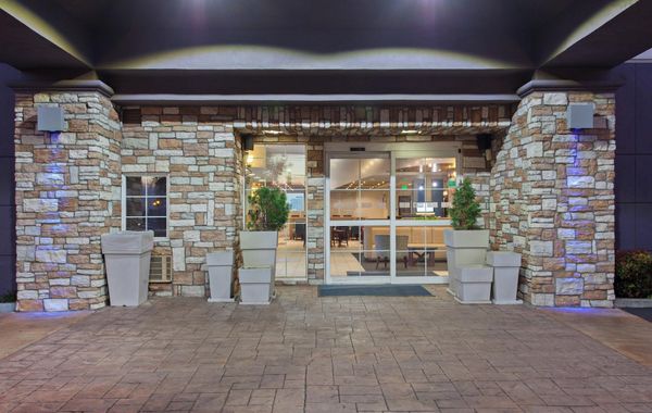 Holiday Inn Express Hotel & Suites Oakland-Airport by IHG